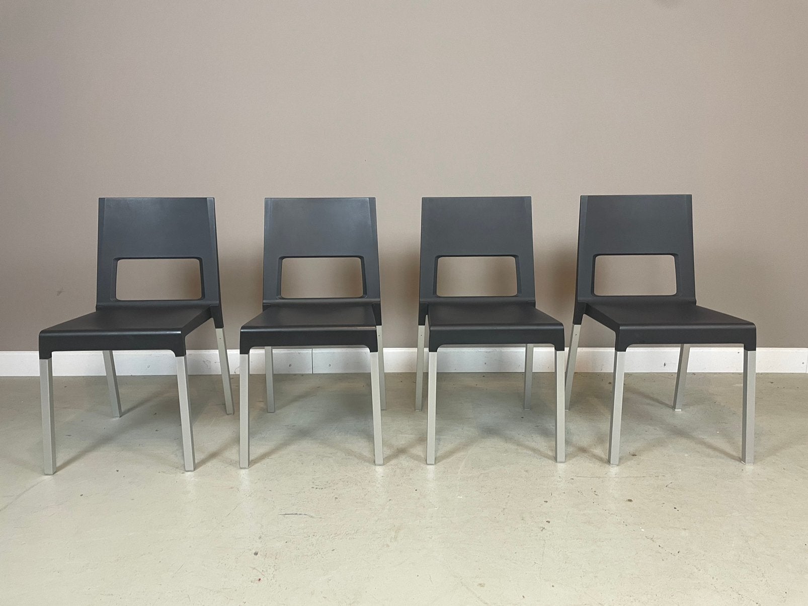 4 Kristalia Face stoelen Luca Nichetto 2005 IZGS, Huis en Inrichting, Ophalen, Zo goed als nieuw, Vier