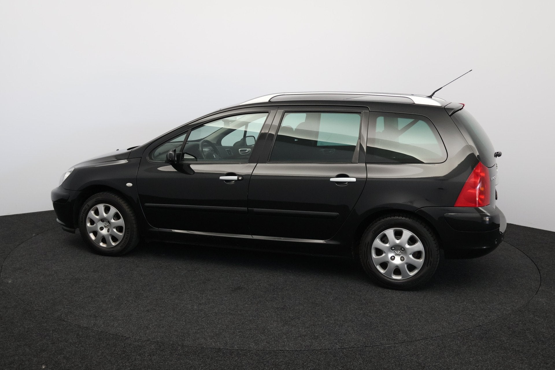 Peugeot 307 SW 1.6 16V Pack /D-Riem Verv. 134.000KM! /Pano-D, Stof, Gebruikt, 4 cilinders, Zwart