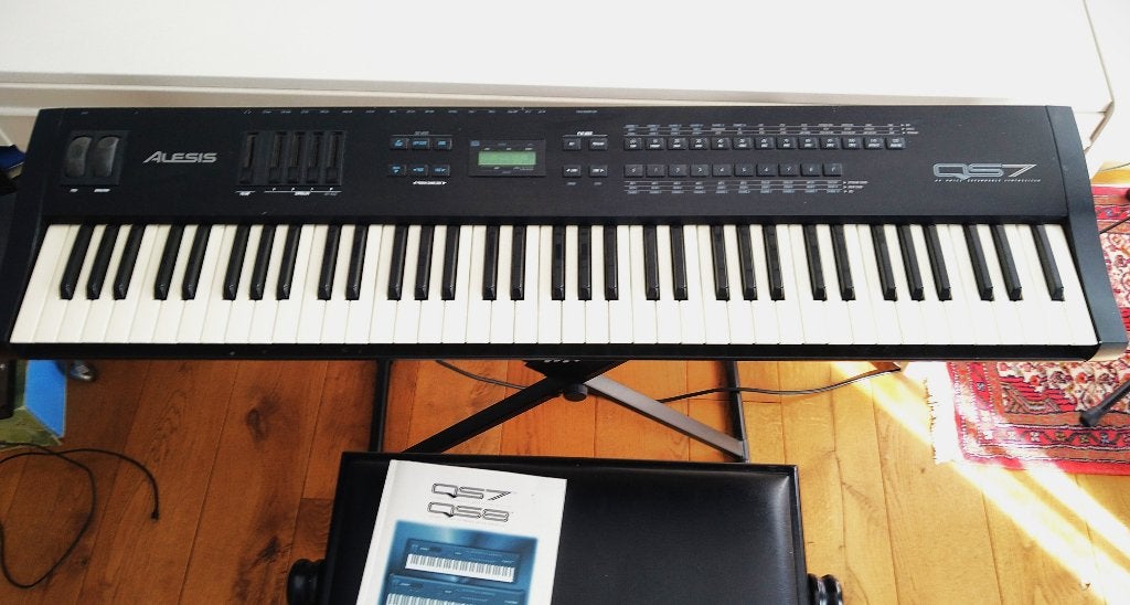 Alesis QS7 synth/ keboard / midi-keyboard: goed en schoon, Overige merken, Ophalen of Verzenden, Zo goed als nieuw, Aanslaggevoelig
