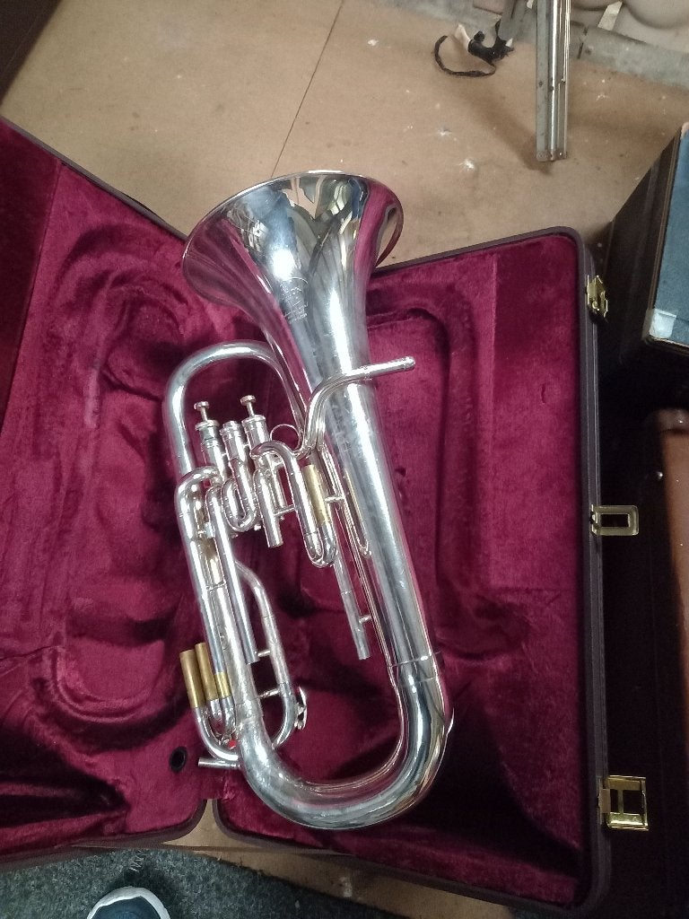 tuba bariton, Muziek en Instrumenten, Blaasinstrumenten | Tuba's, Ophalen of Verzenden, Zo goed als nieuw, Euphonium of Tenortuba
