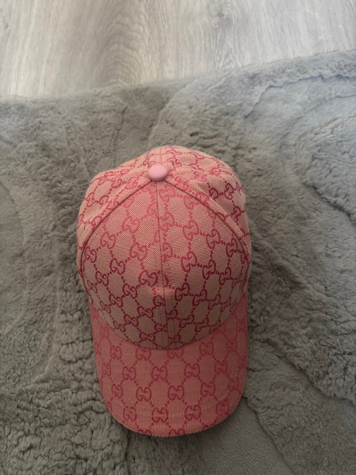 Roze Gucci Pet - Stijlvolle Accessoire, Kleding | Dames, Ophalen of Verzenden, Zo goed als nieuw, One size fits all, Pet