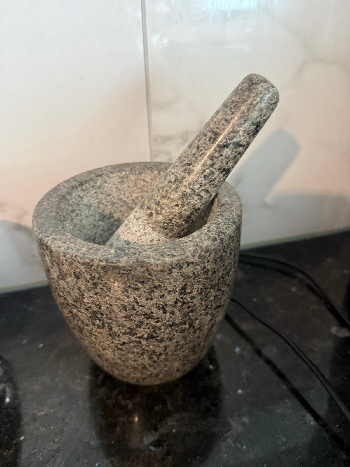 Granieten vijzel en stamper - Keukengerei, Ophalen of Verzenden, Steen/keramiek, Grijs, Overige merken