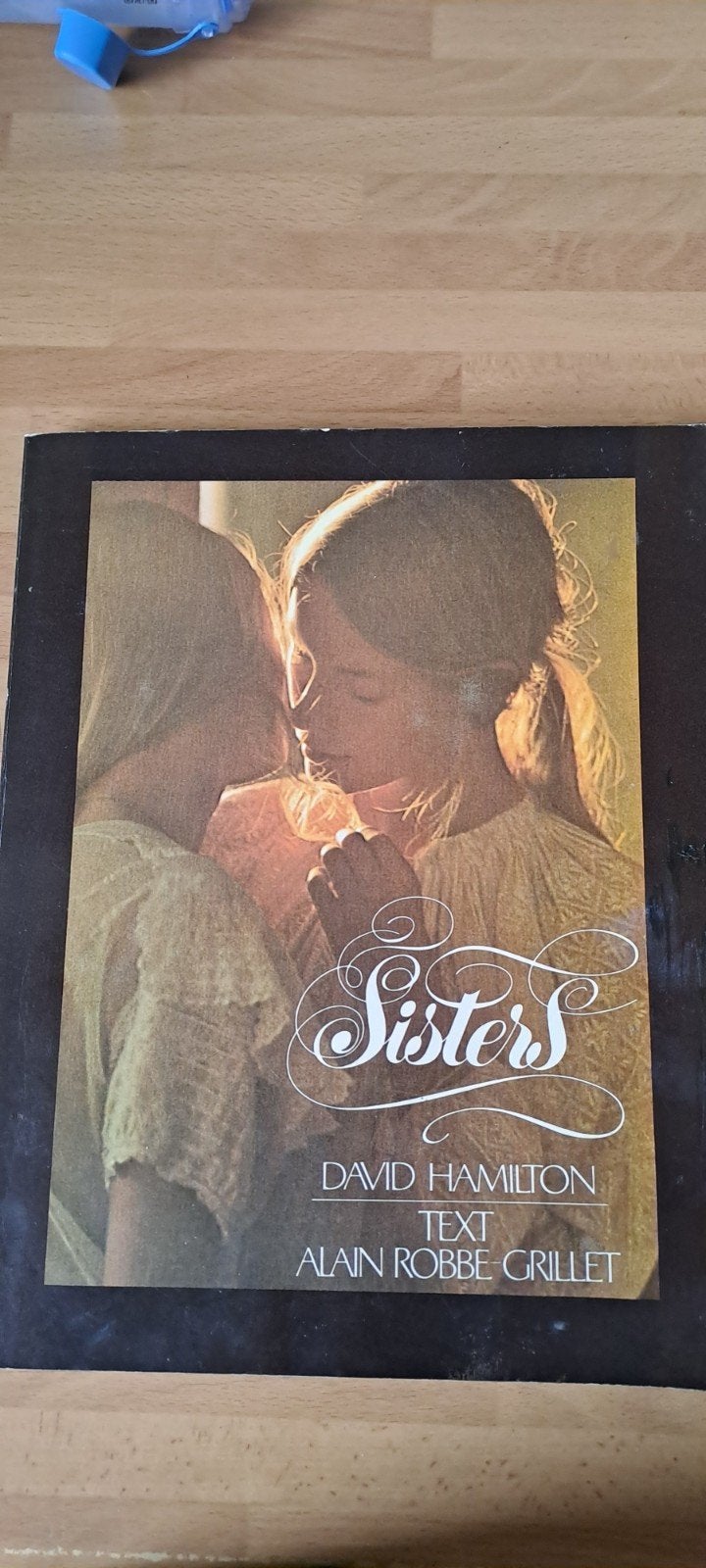 David Hamilton fotoboek   "Sisters", Ophalen of Verzenden, Gelezen, Fotografen
