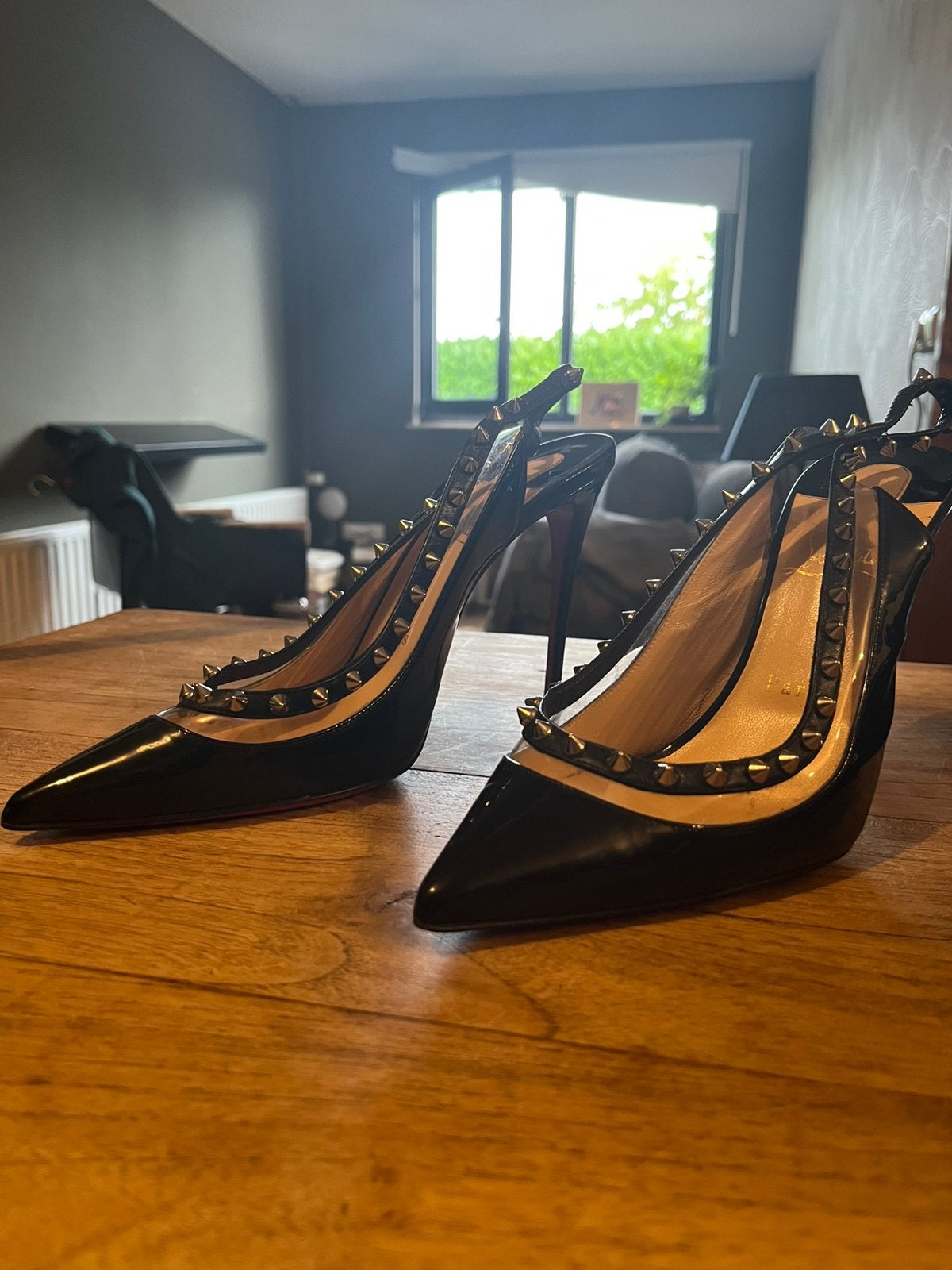 Authentic Christian Louboutin, Ophalen, Zo goed als nieuw, Zwart