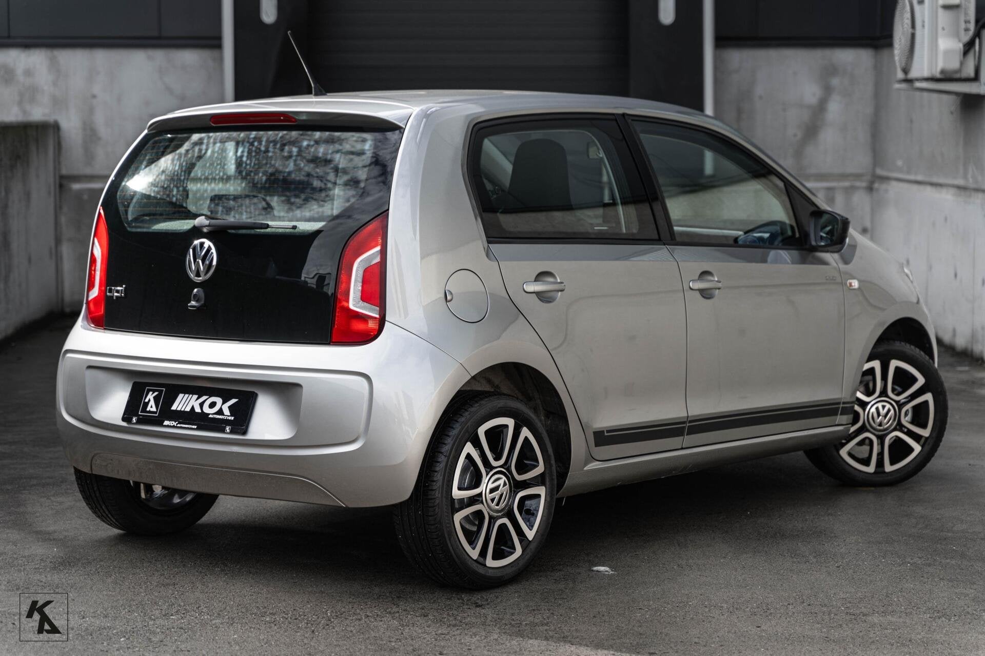 Volkswagen Up! 1.0 2015 | CUP Up! 75PK | 5-DRS | NETTE, Voorwielaandrijving, Euro 5, Stof, Gebruikt