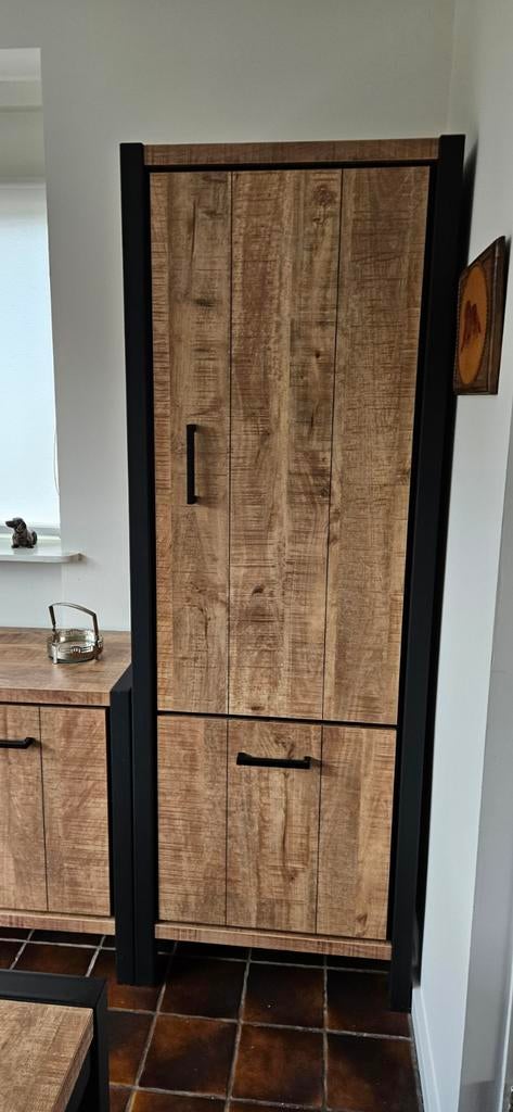 Houten kast met metalen frame, Huis en Inrichting, Kasten | Overige, Ophalen, Nieuw