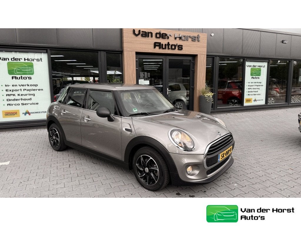 MINI 5-deurs 1.5 One airco navigatie 5 deurs (bj 2018), Auto's, Mini, 1140 kg, Gebruikt, Euro 6, Bedrijf
