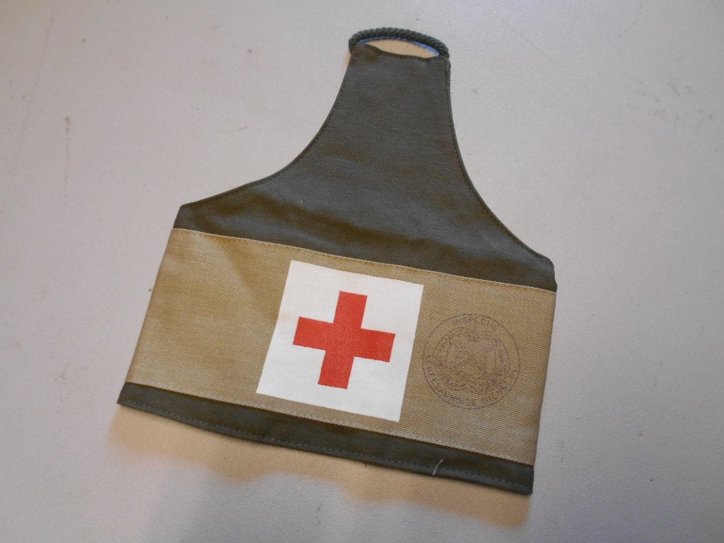 Mouwband Medic met lus NOS Ruim op voorraad, Ophalen of Verzenden, Landmacht, Nederland, Embleem of Badge