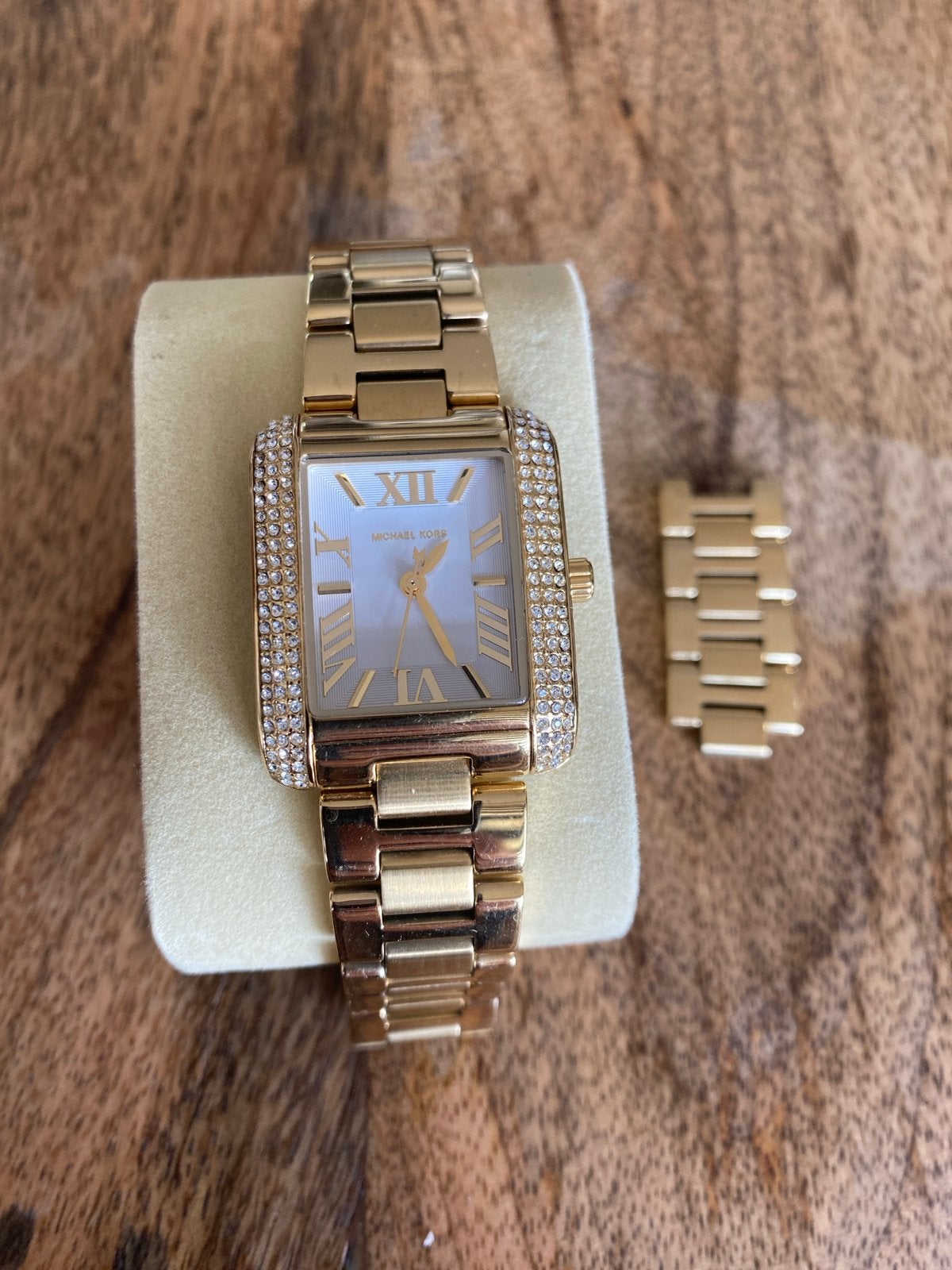 Michael Kors Horloge Goudkleurig met Strass, Overige merken, Staal, Polshorloge, Ophalen of Verzenden