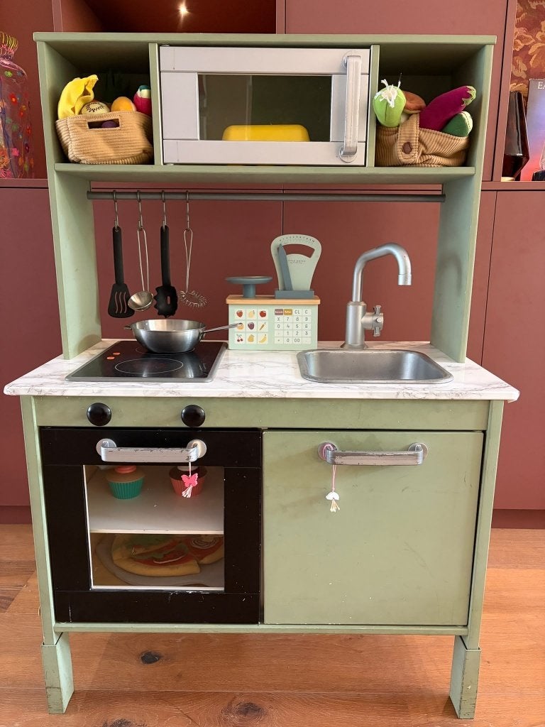 Leuke IKEA CUSTOMIZED speelkeuken inclusief accessoires, Ophalen, Gebruikt, Hout, Speelkeuken