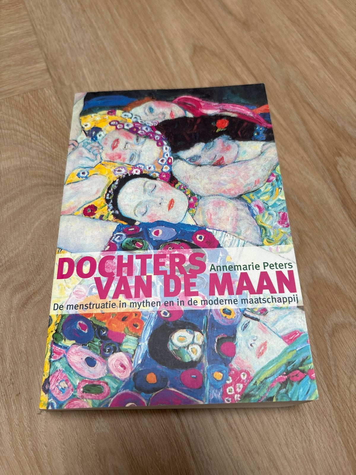 Dochters van de Maan: Menstruatie in mythen en maatschappij, Ophalen of Verzenden, Zo goed als nieuw, Gezondheid en Conditie