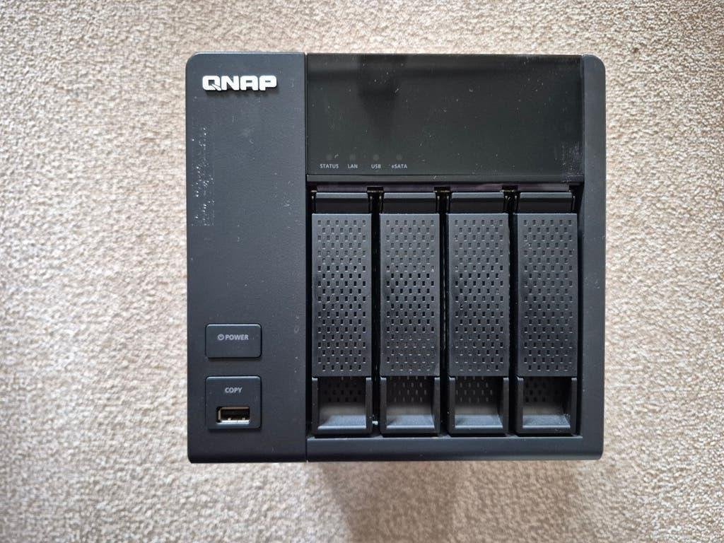 QNAP TS-412 NAS met 4x 1TB WD Red HDD's, Ophalen of Verzenden, Gebruikt
