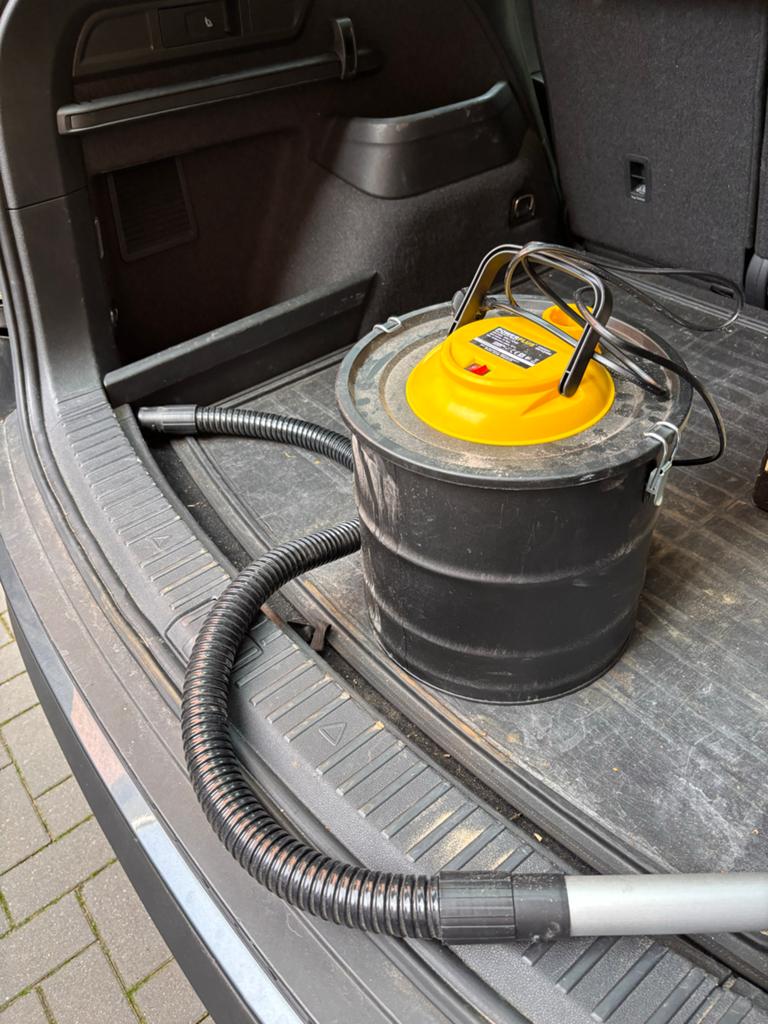 POWERPLUS POWX3013 Aszuiger - 1600W, 20L tank, Ophalen, Gebruikt, Overige typen