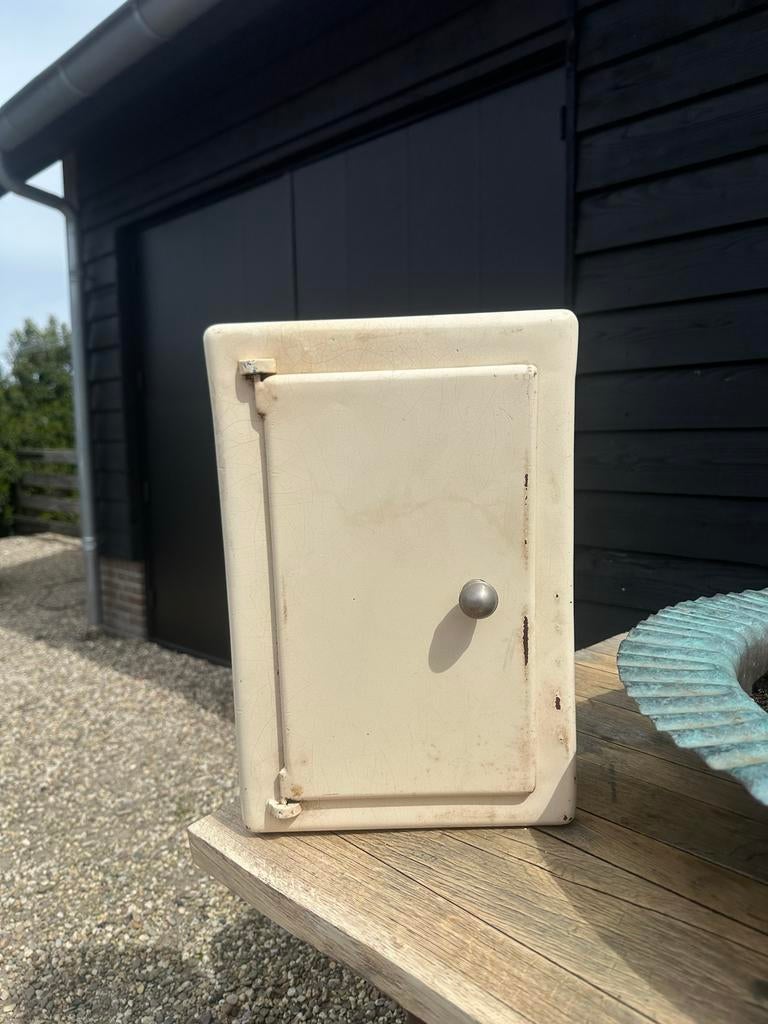 Vintage medicijnkastje / wandkastje - crème wit, Ophalen