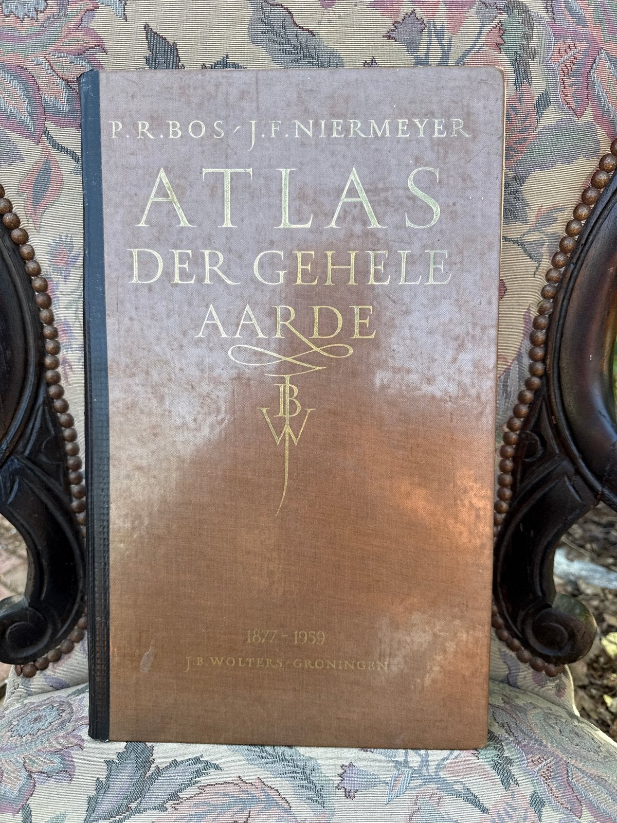 Bos-Niermeyer Schoolatlas der Gehele Aarde 1955, Boeken, Atlassen en Landkaarten, Gelezen, Bosatlas, Ophalen of Verzenden, 1800 tot 2000