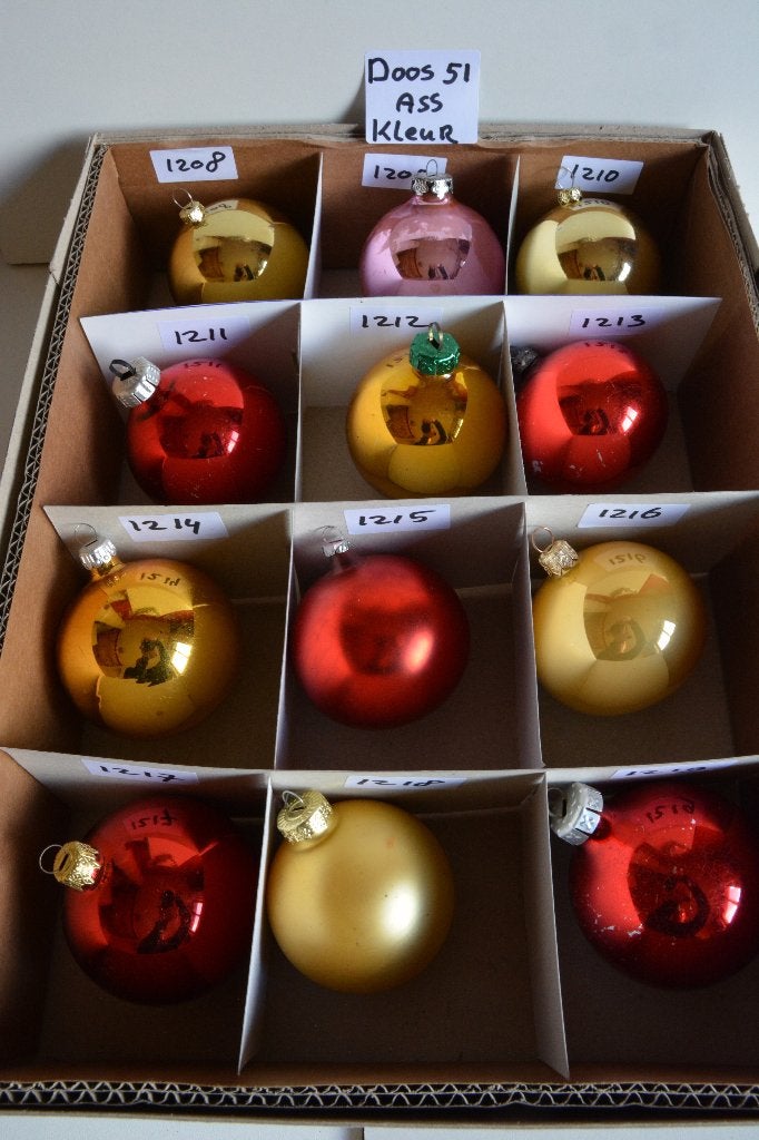 Kerstballen gekleurd Doos 51, Ophalen of Verzenden, Zo goed als nieuw