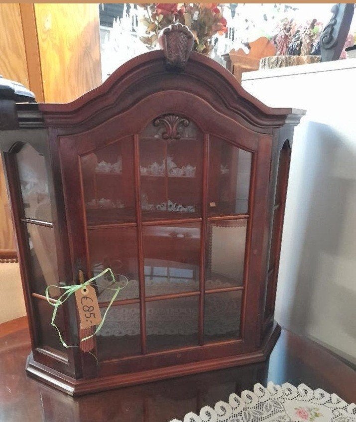 Leuke noten wand vitrine kastje, Huis en Inrichting, Kasten | Vitrinekasten, Ophalen, 50 tot 100 cm, Zo goed als nieuw, Minder dan 100 cm