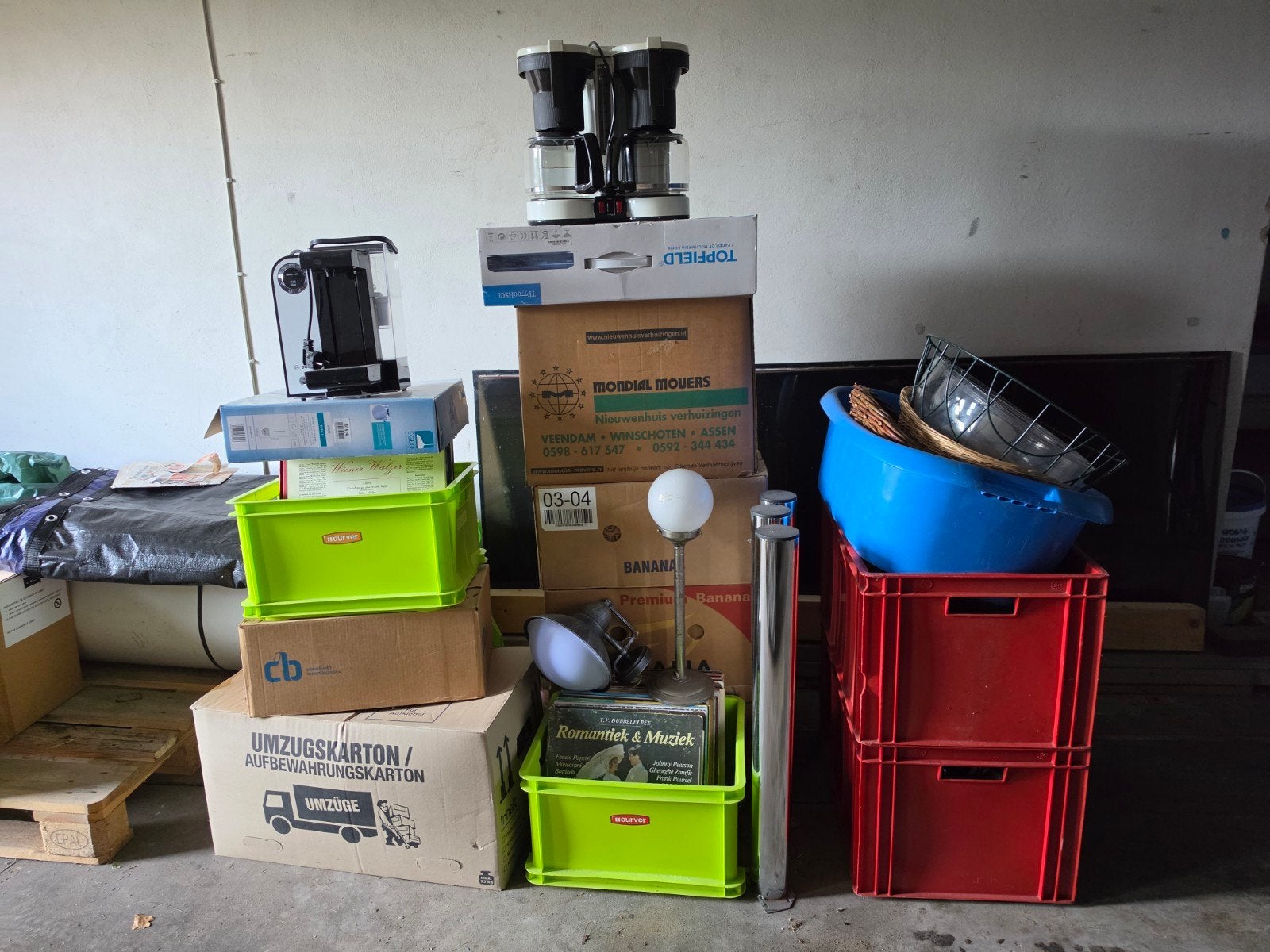 Grote partij rommelmarktspullen, met oude trapnaaimachine, Ophalen, Gebruikt