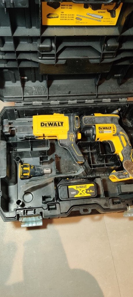 DeWALT Brushless Bandschroefmachine + Accu + Lader + Koffer, Ophalen, Gebruikt, Gereedschapsset, DeWalt