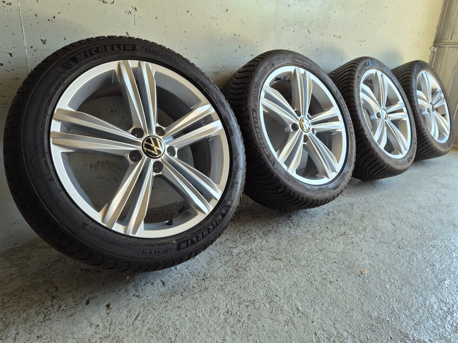 5x112 / 18inch Orgineel VW VELGEN+ ALL SEASON MICHELIN, Ophalen, 18 inch, Banden en Velgen, All Season