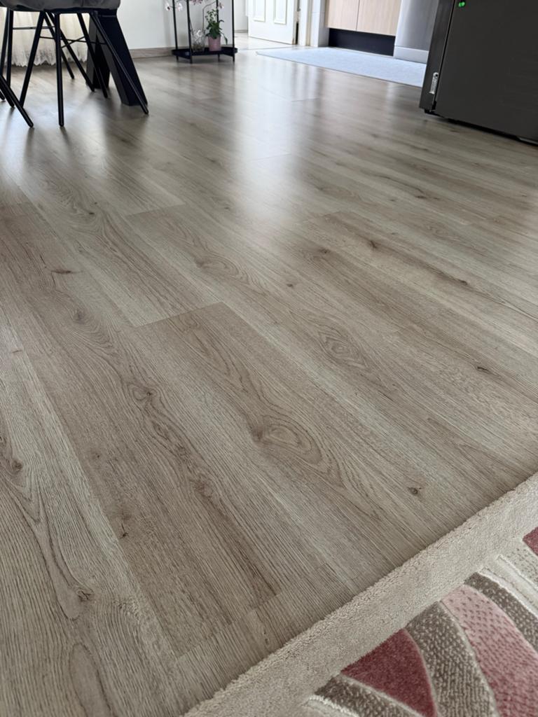 Laminaat met ondervloer ongeveer 30m2, Doe-het-zelf en Verbouw, Vloerdelen en Plavuizen, 50 tot 150 cm, Ophalen of Verzenden, 10 m² of meer
