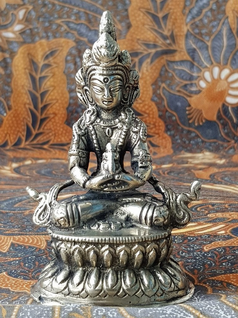 Mooi zwaar oud Oosters tempelbeeldje van brons 11,8 cm., Zilver, Handgemaakt, Ophalen of Verzenden, Brons