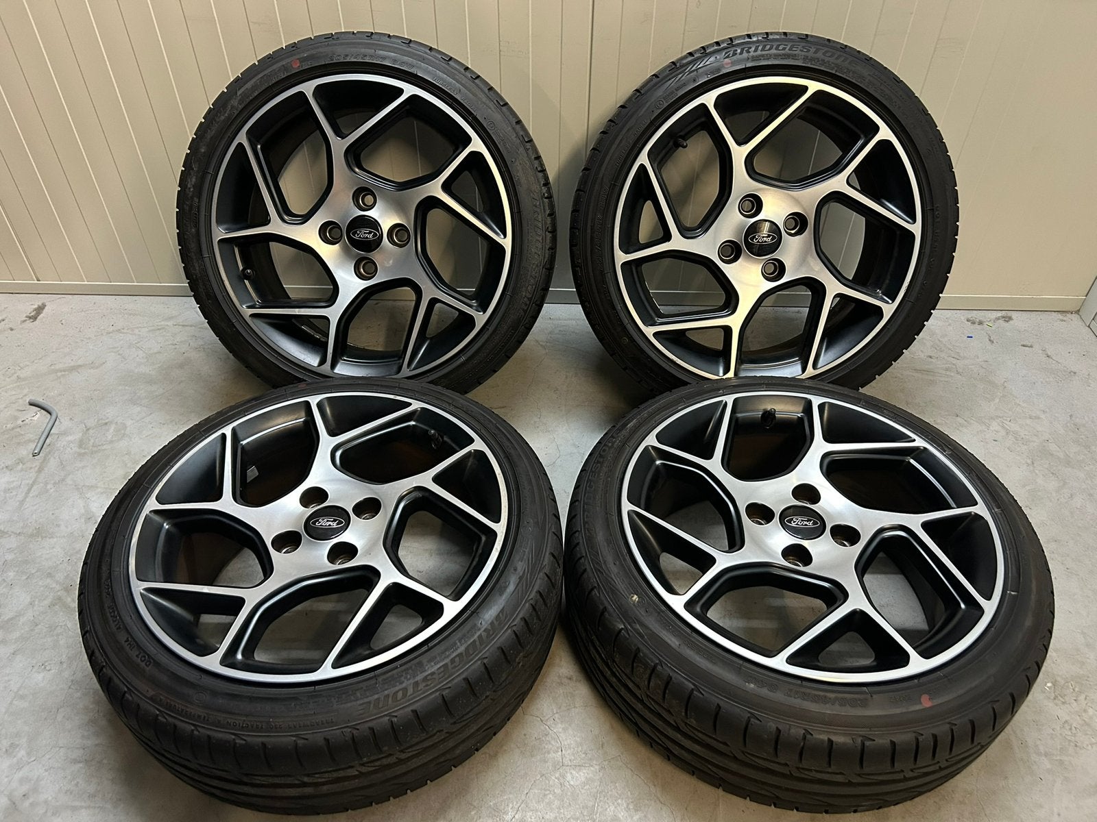 Ford Fiesta MK8 ST St-line 17 inch 4x108 zomer 2023 TPMS, Auto-onderdelen, Banden en Velgen, Ophalen, Gebruikt, Ford, Banden en Velgen