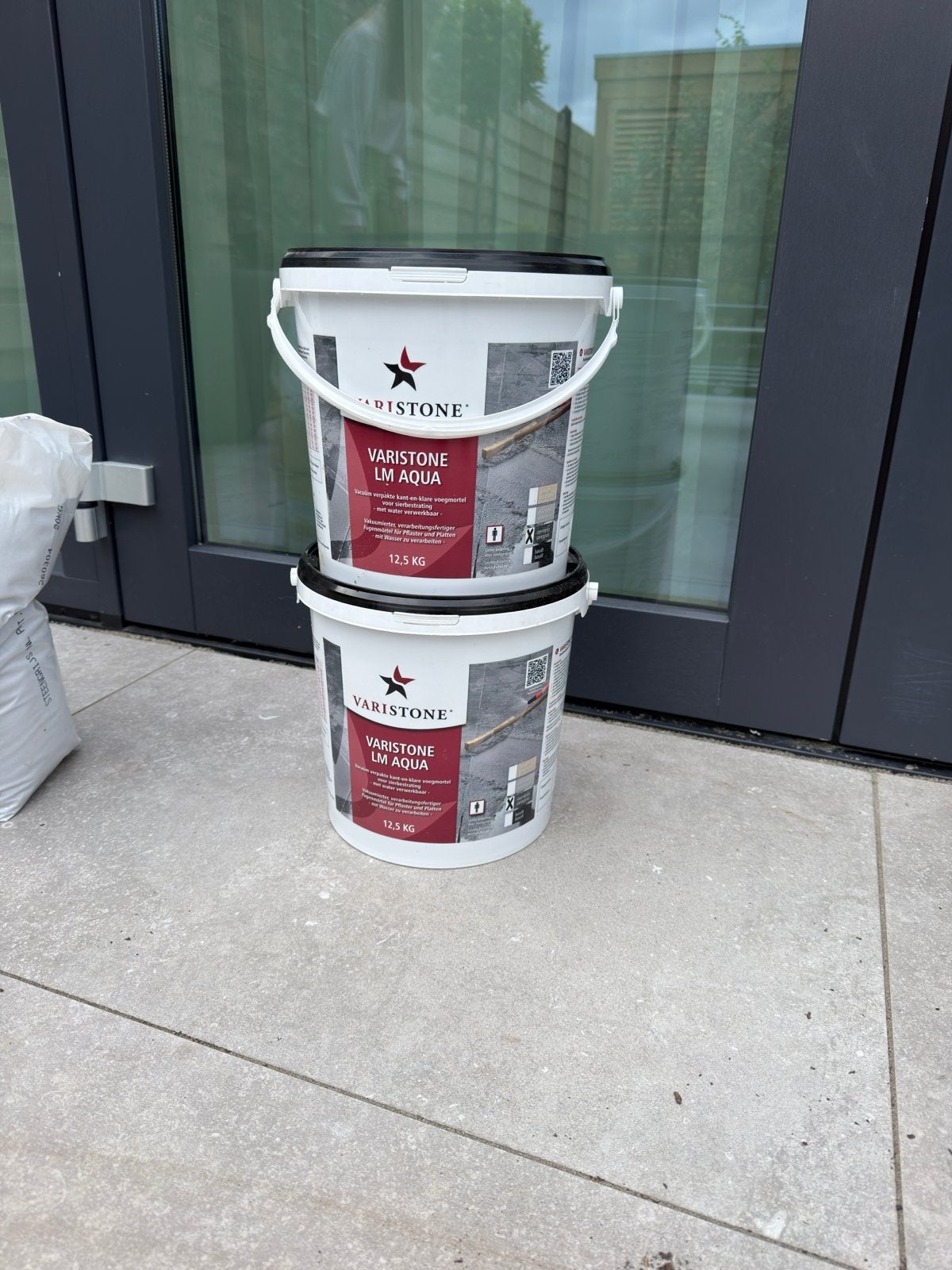 VARISTONE LM AQUA STEENGRIJS - 12.5 KG (ongeopend), Ophalen, Nieuw, Beton, Klinkers