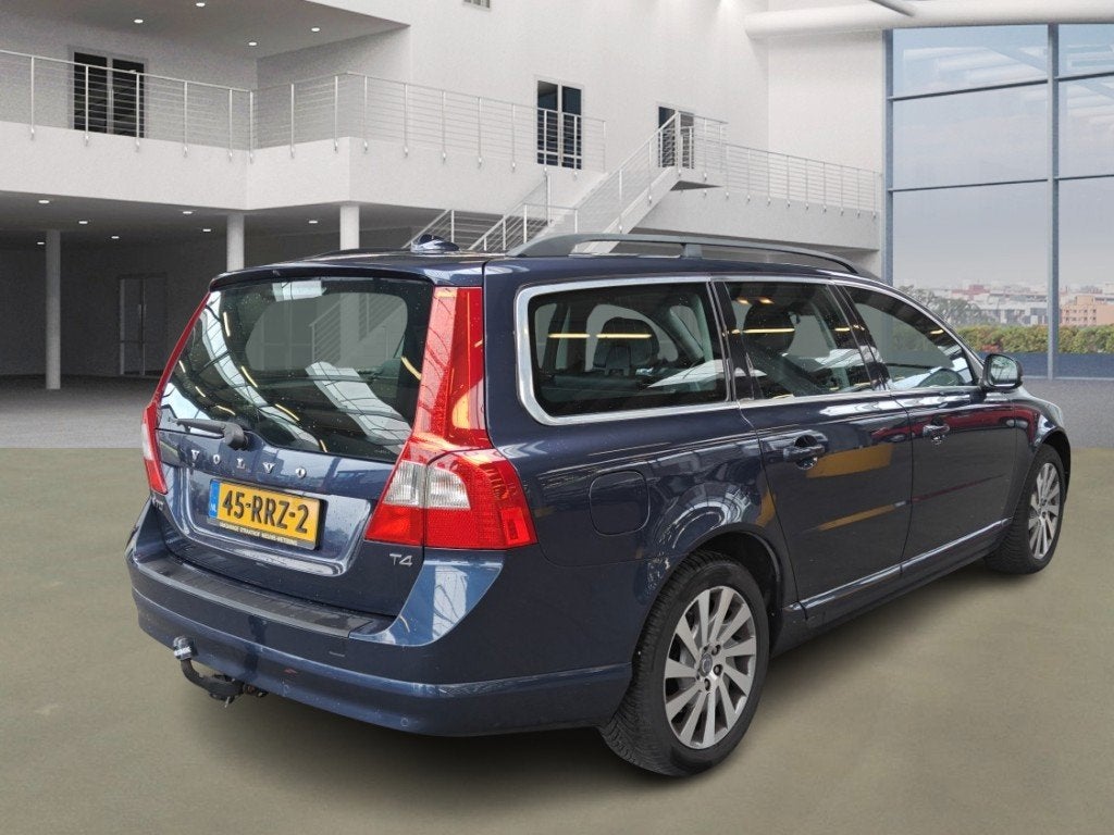 Volvo V70 1.6 T4 Limited Edition Airco Cruise Leder Navi PDC, Voorwielaandrijving, 15 km/l, Gebruikt, 4 cilinders