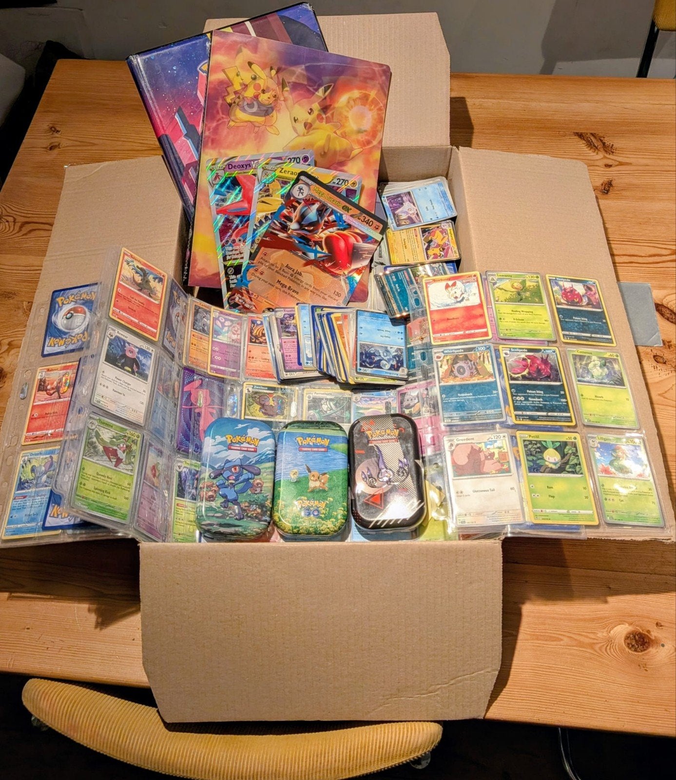 bulk pokemon kaarten+mappen box, Ophalen of Verzenden