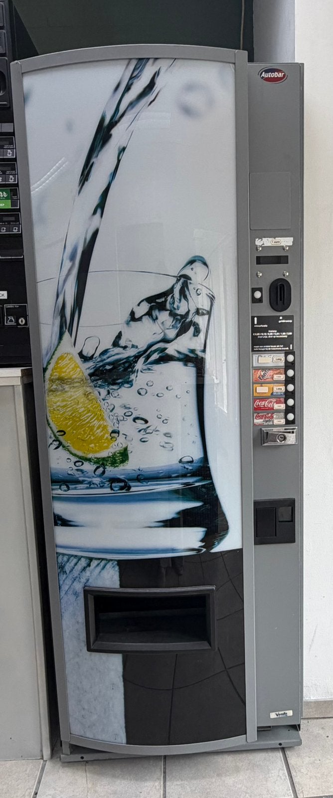 Frisdrankautomaat (Blikjes & Flesjes) - vending machine, Ophalen, Zo goed als nieuw