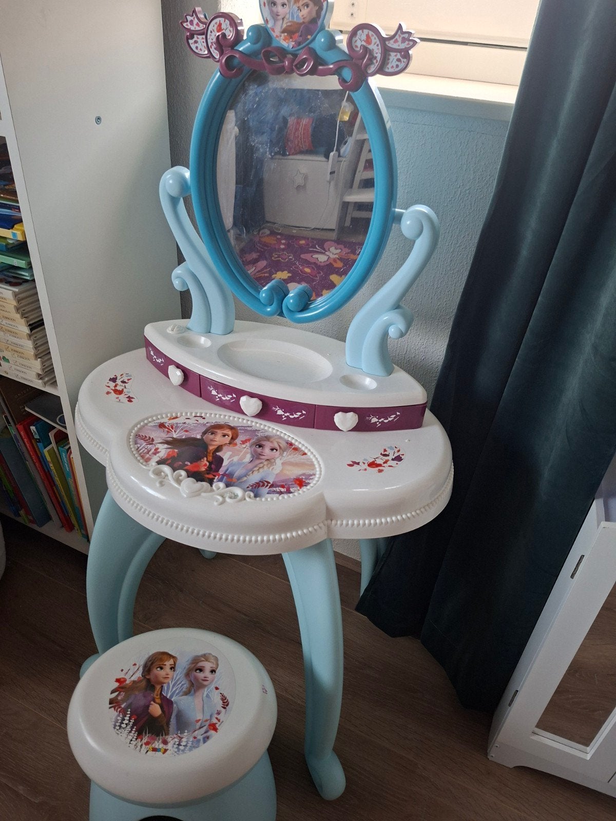 Disney Frozen Kaptafel met Krukje, Ophalen, Zo goed als nieuw, Meisje