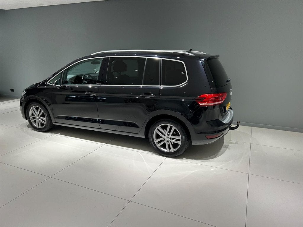 VOLKSWAGEN Touran 1.5 TSI 150pk BMT 7pl Highline Business R, Automaat, 12 maanden, 4 cilinders, 7 stoelen