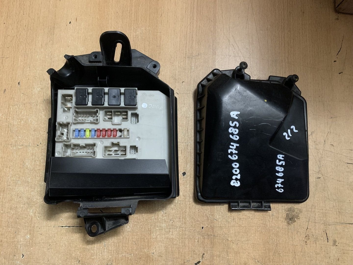 zekeringkast renault clio 3 / modus 8200674658A motorruimte, Gebruikt, -, Renault, -