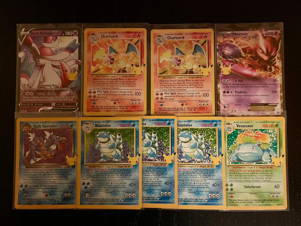 Celebrations 25 Pokémon kaarten Charizard, Hobby en Vrije tijd, Verzamelkaartspellen | Pokémon, Ophalen of Verzenden, Nieuw, Meerdere kaarten