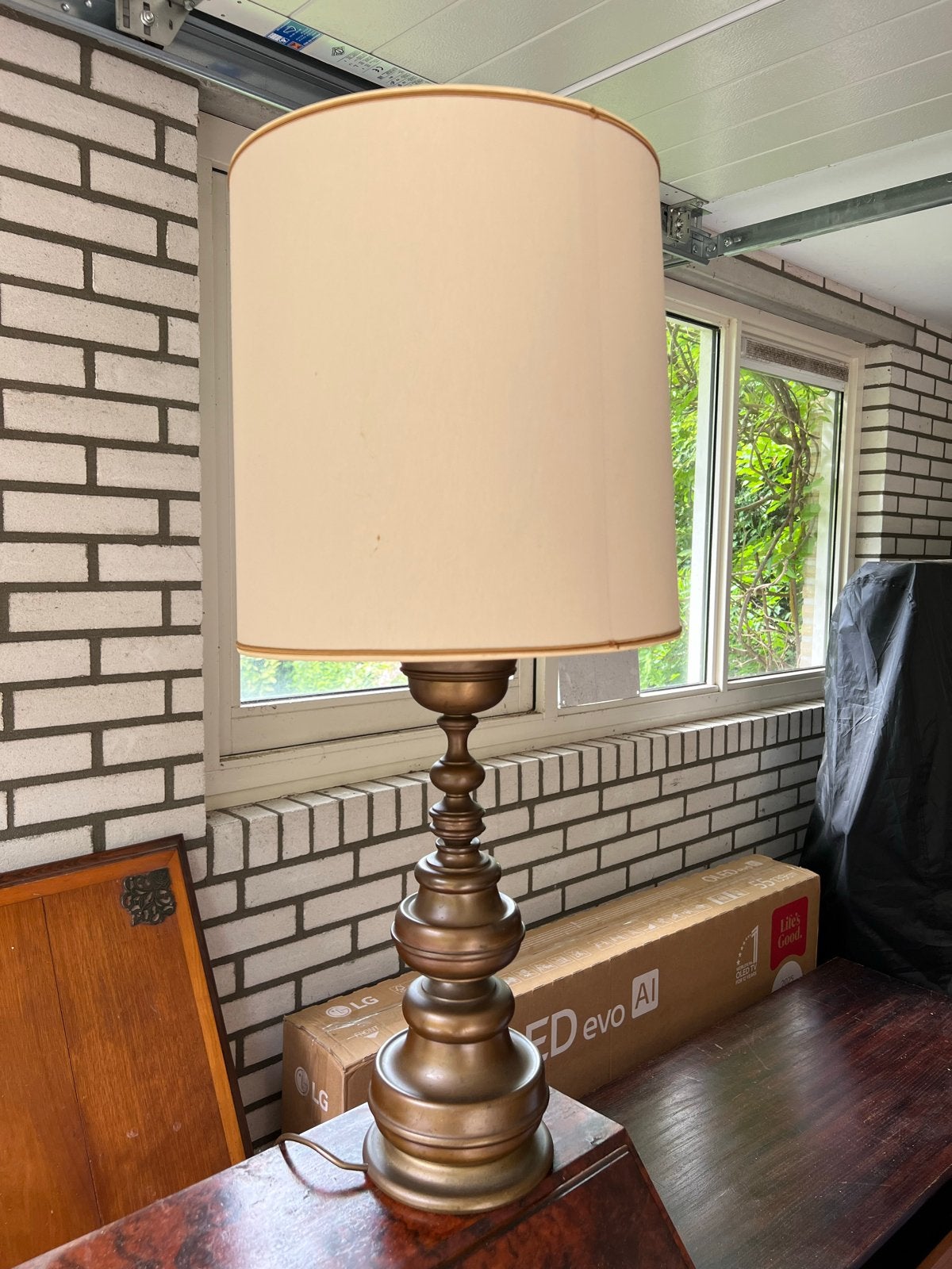 Vintage Tafellamp met Crèmekleurige Kap, Huis en Inrichting, Ophalen, Gebruikt, Vintage, Met kap