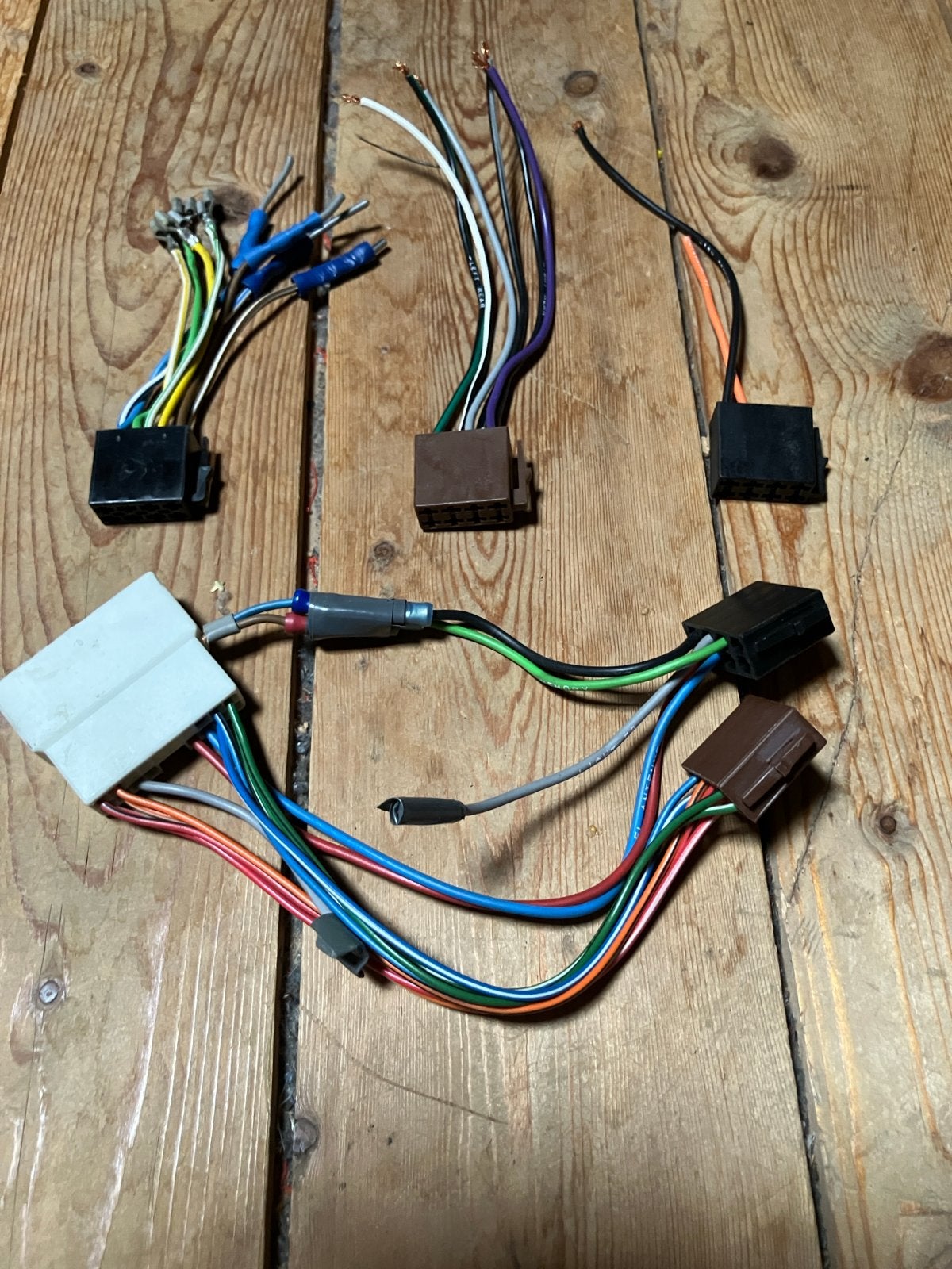 Diverse autoradio kabelbomen en adapters, Ophalen of Verzenden, Gebruikt