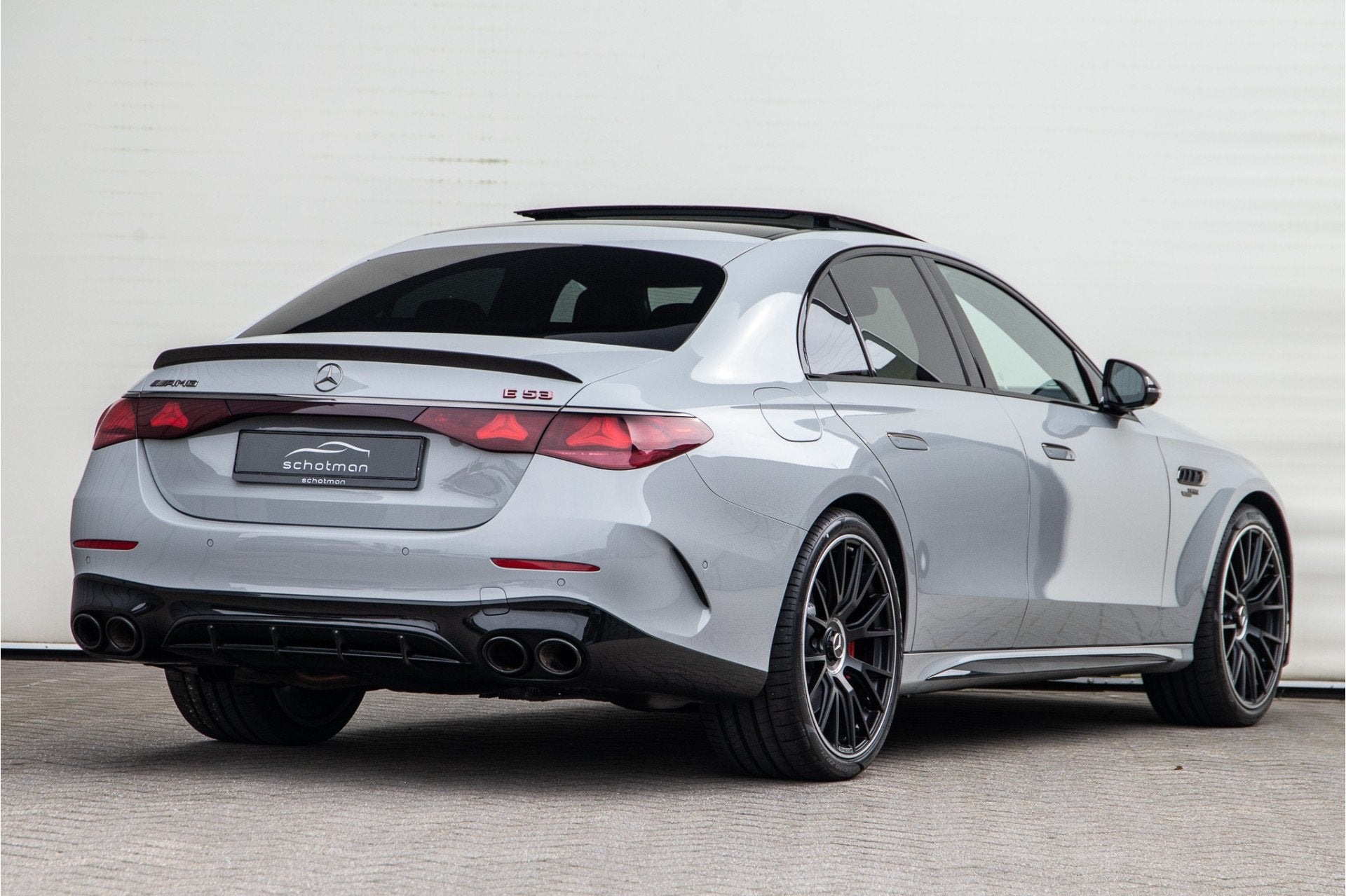 Mercedes-Benz E-Klasse AMG 53 4MATIC+ Premium Plus, Carbon,, Automaat, Zwart, Bedrijf, Hybride Elektrisch/Benzine