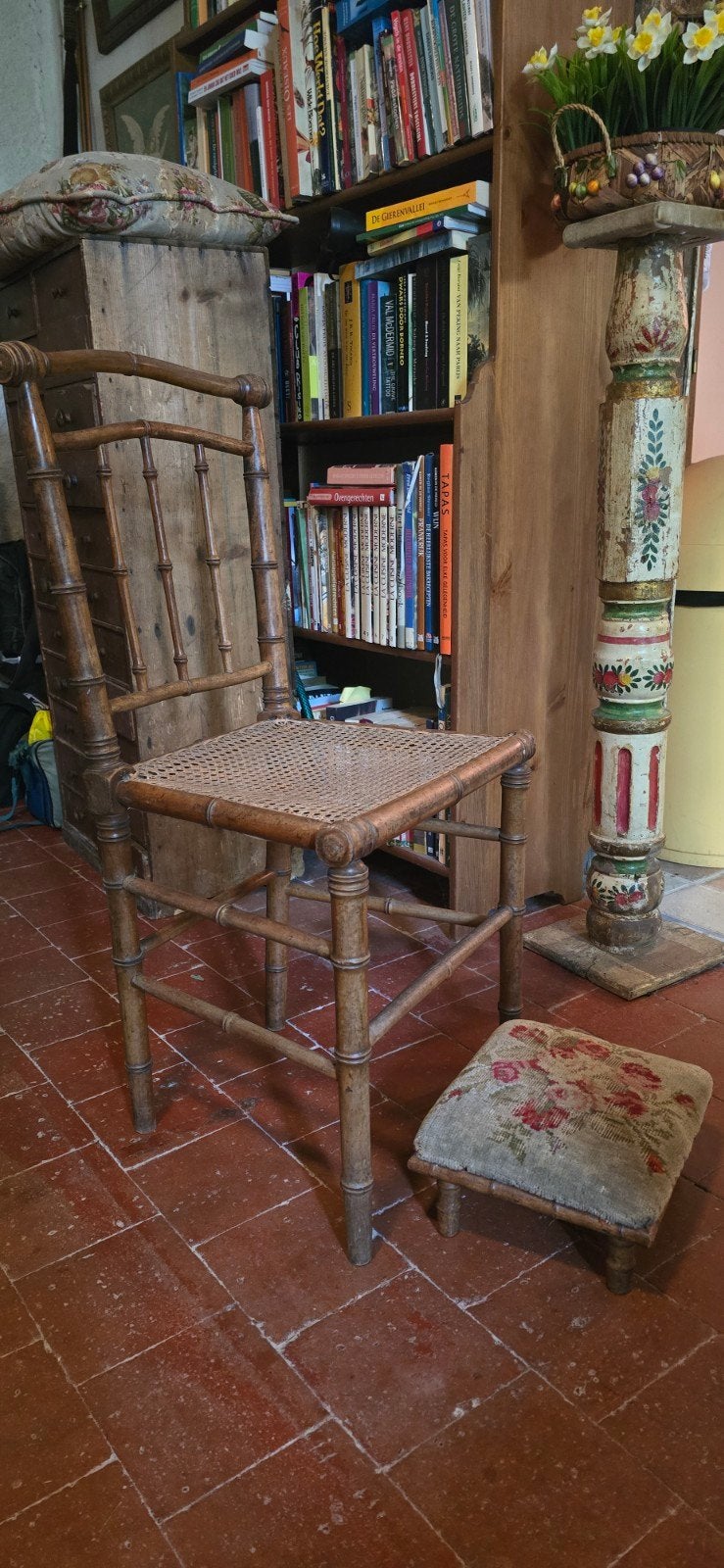 Superleuk oude Frans houten stoel met krukje, Antiek en Kunst, Ophalen of Verzenden