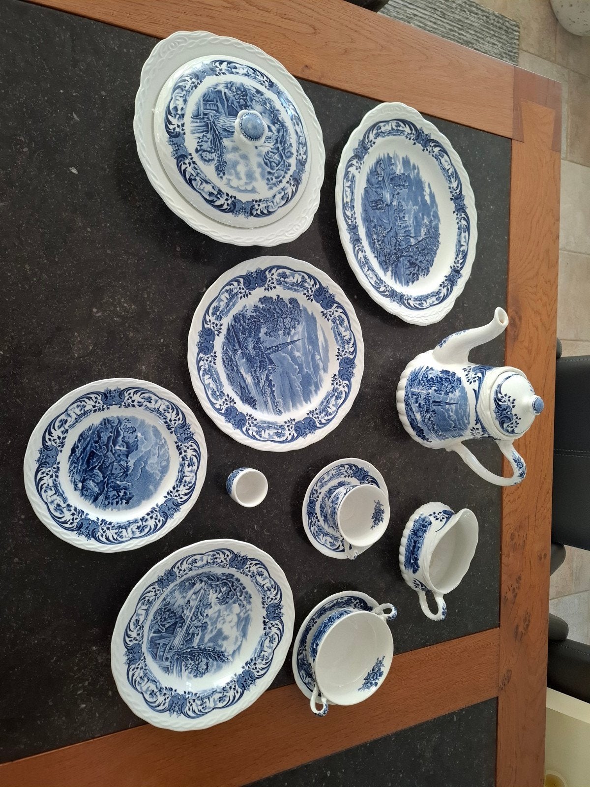 mooi Engels servies, Ophalen, Zo goed als nieuw, Porselein, Overige stijlen