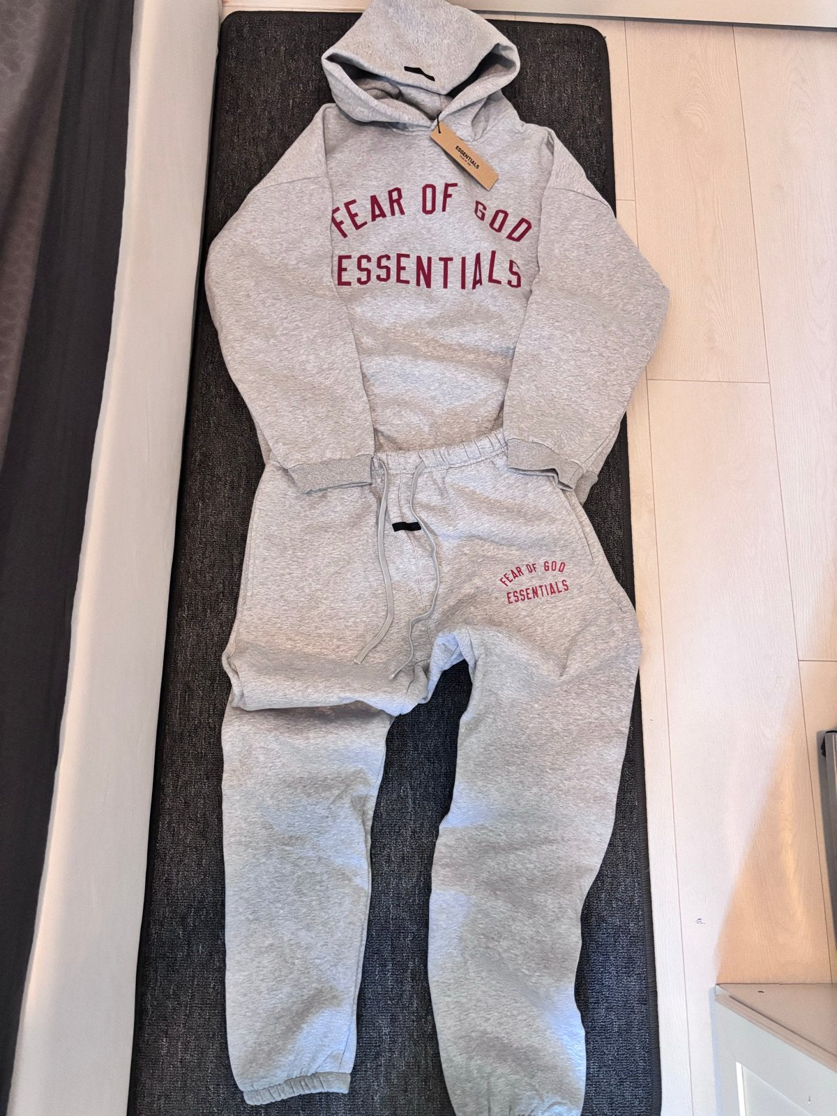Fear of God Essentials tracksuit, Kleding | Heren, Overige Herenkleding, Ophalen of Verzenden, Nieuw