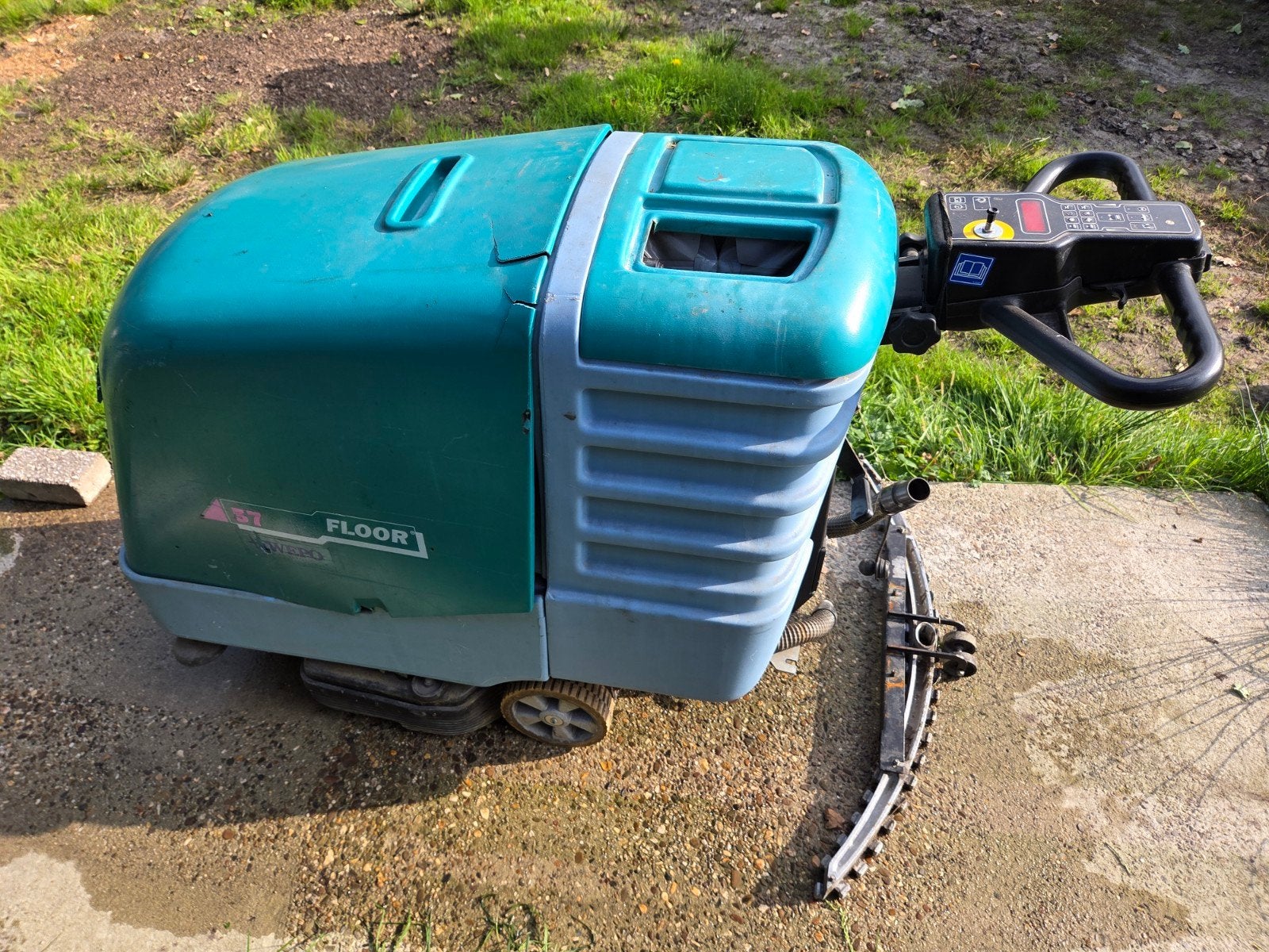 profesionele schrobzuigmachine / schrobmachine 24v / koopje, Ophalen, Gebruikt