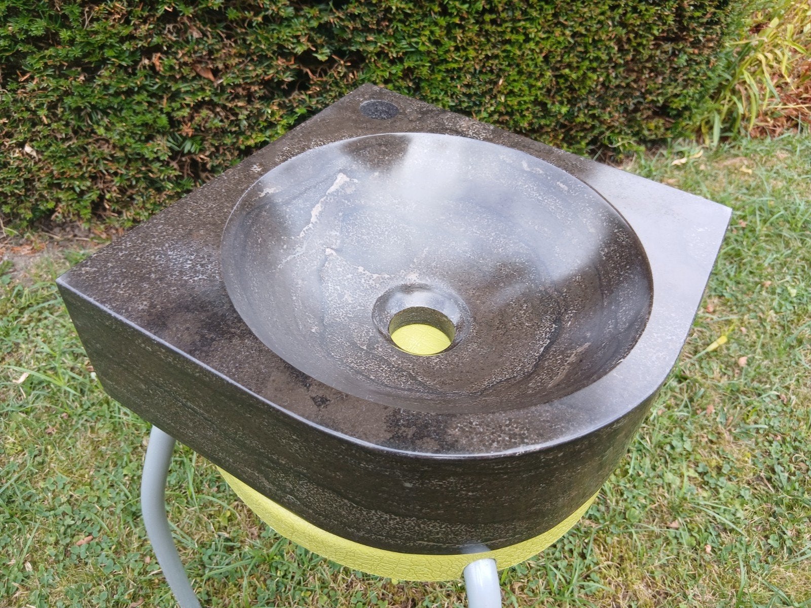 Hardstenen Hoekfontein 30x30 cm – Luxe Natuursteen Wasbak, Ophalen, Gebruikt, Steen, Wastafel