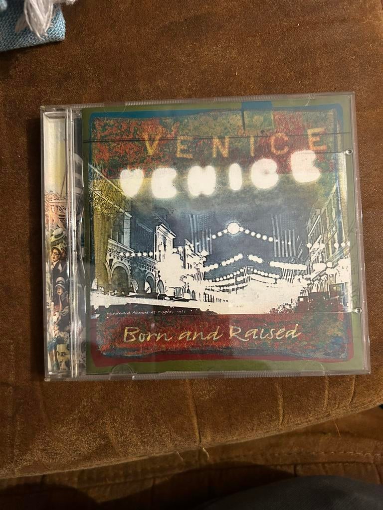Venice -  born and raised, Cd's en Dvd's, Cd's | Rock, Ophalen of Verzenden, Zo goed als nieuw, Poprock