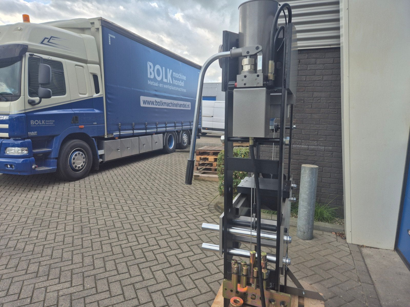 Foto 5 van RODCRAFT Werkplaatspers Hydro-pneumatisch 75 TON NU ACTIE!