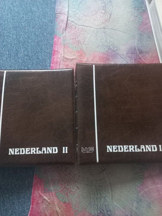 2x Excellent albums postzegels Nederland met vensters, Postzegels en Munten, Ophalen of Verzenden