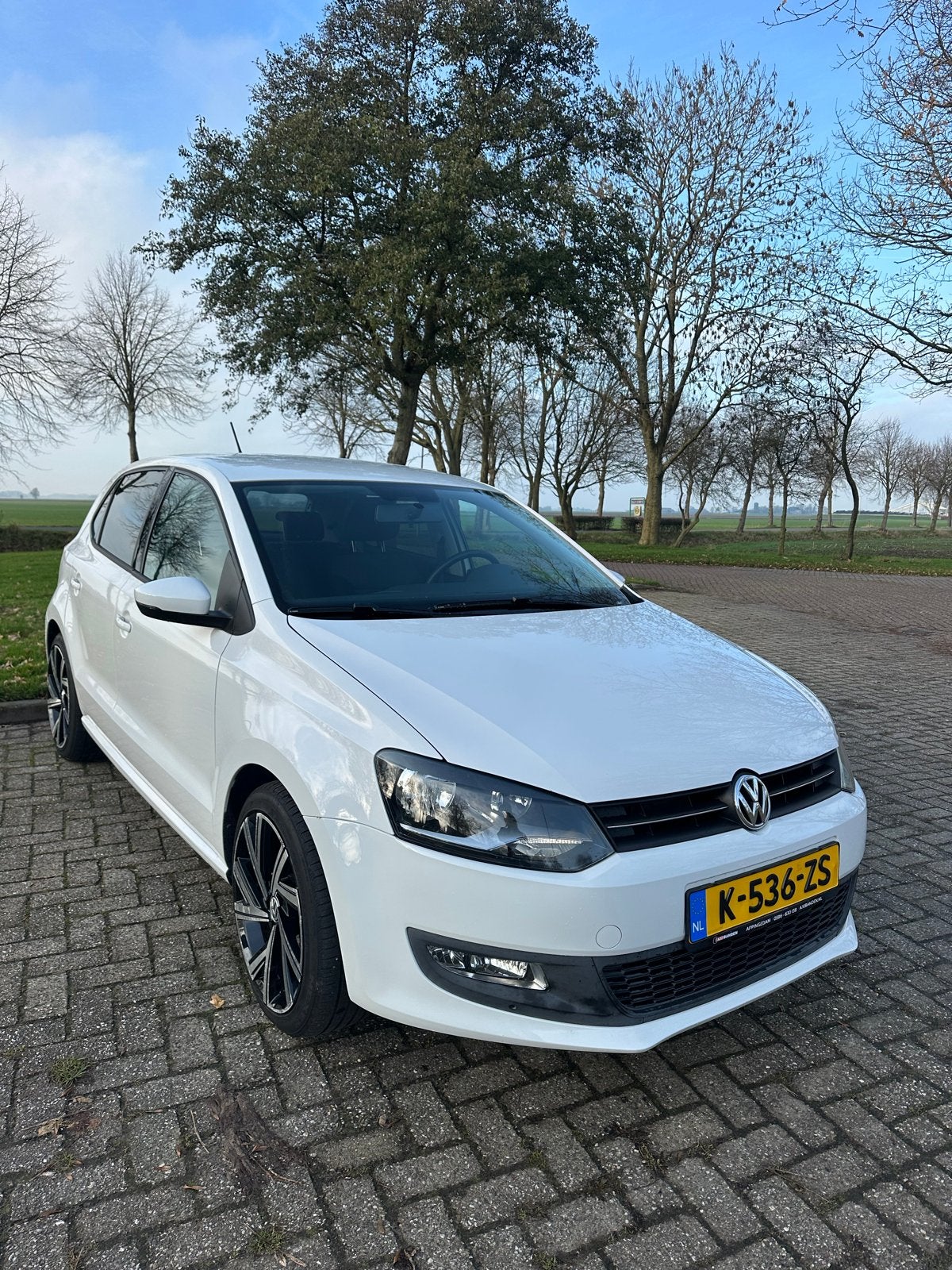 Volkswagen polo 2011 Wit, Auto's, 967 kg, 40 €/maand, 1198 cc, Wit