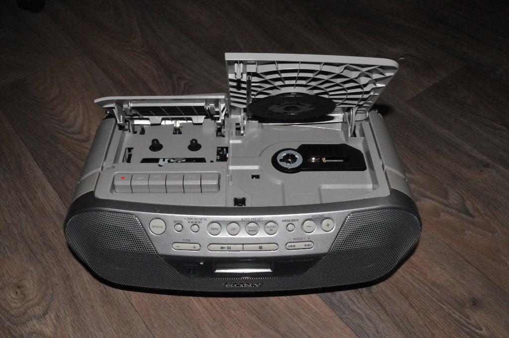 Sony radio cd, Ophalen of Verzenden, Zo goed als nieuw, Radio, Met cd-speler