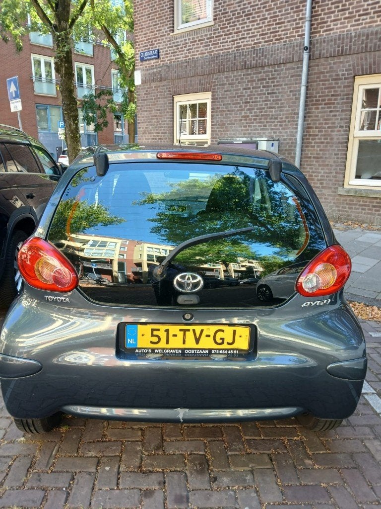 Toyota Aygo 1.0 12V Vvt-i 5DRS 2007 Grijs, Voorwielaandrijving, 4 stoelen, 68 pk, Origineel Nederlands
