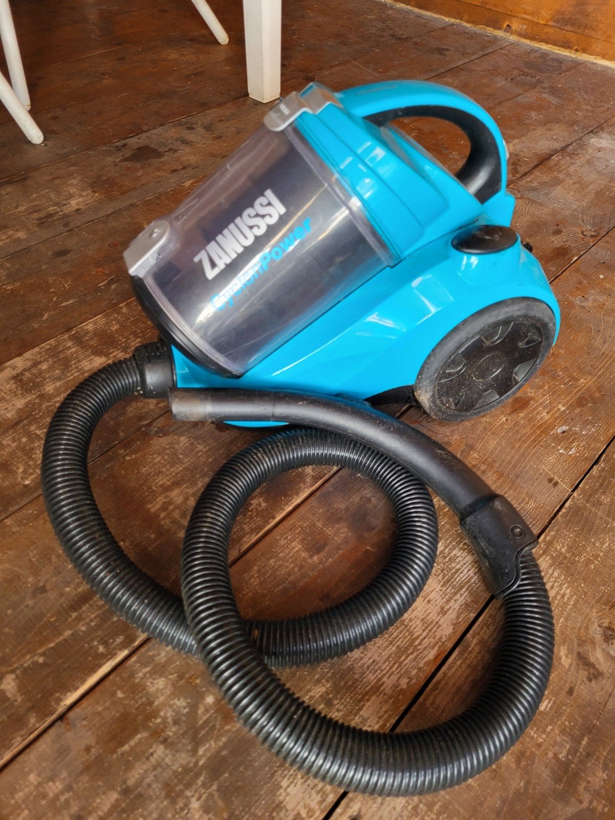 Zanussi ZAN7830EL (type SL152H), een zakloze cilinderstofzui, Ophalen